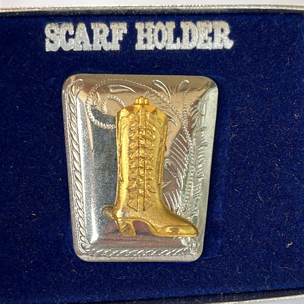 Western Scarf Holder With Boot